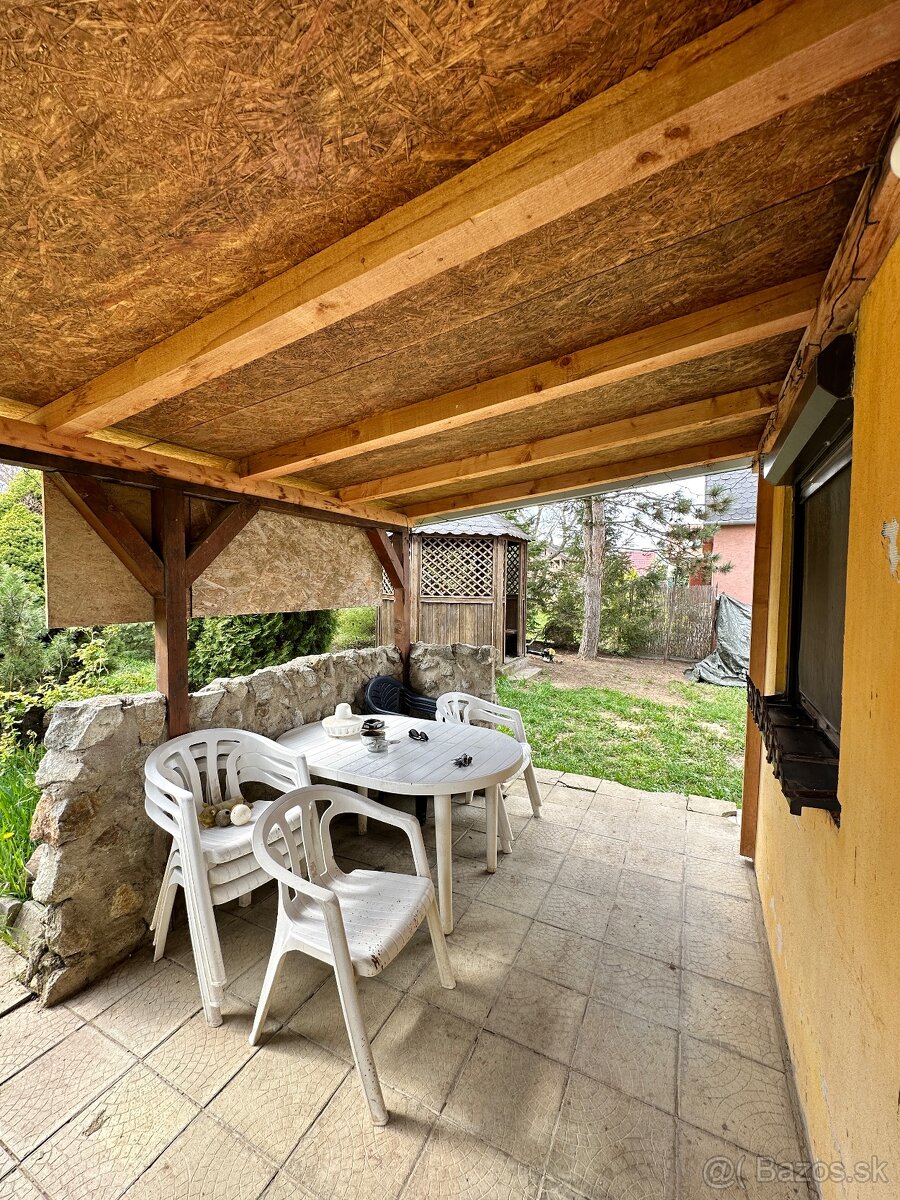 Zľava Chata so záhradou Hájky, výmena - 9