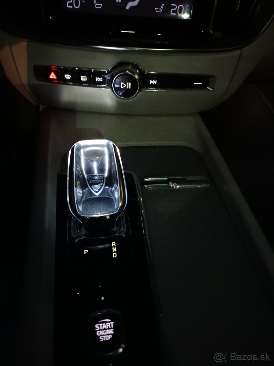 VOLVO V60 B4 INSCRIPTION B4 2,0D/145KW A8 2022 - 9