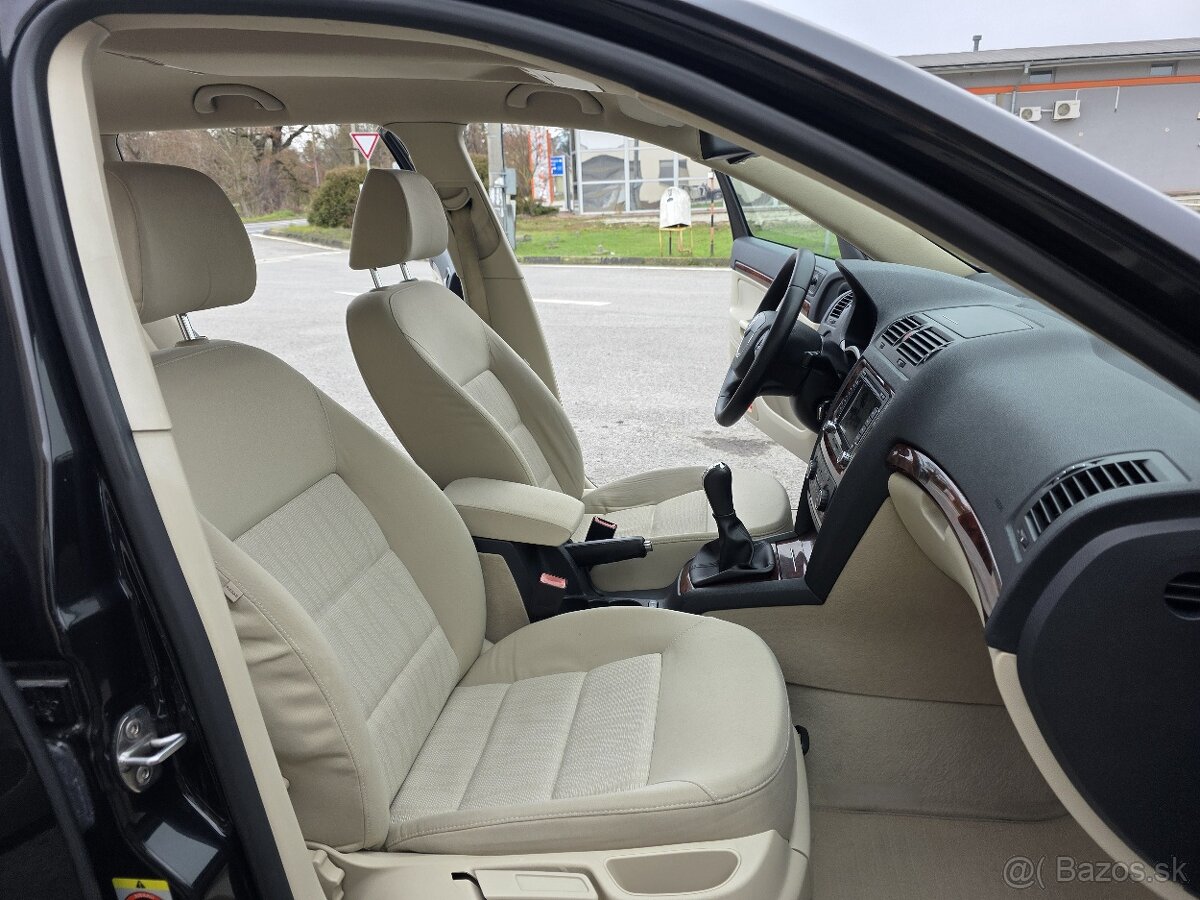 Škoda Octavia 2 Combi 2.0 TDI/103kW/ Elegance,NAVI,BLUETHOOT - 9