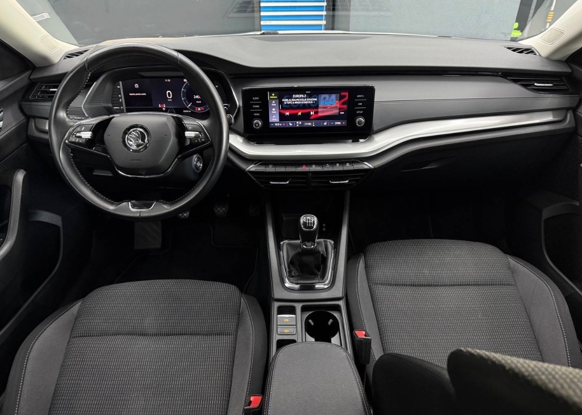 Škoda Octavia Combi 2.0 TDI SCR Style - 9