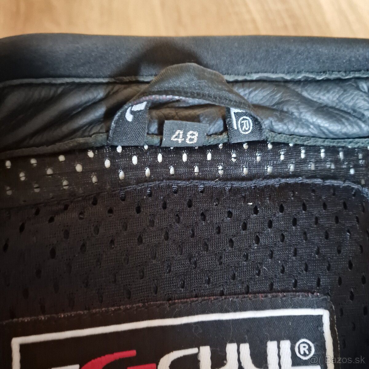 Čižmy, prilby, kombinéza - 9