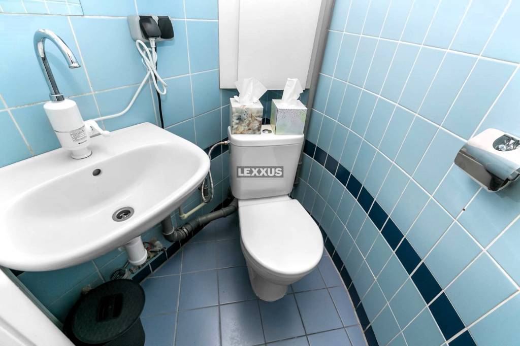 | menší obchodný priestor, výklad, terasa, pešia zóna BA I - 9