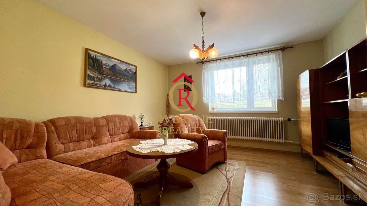 Zachovalý rodinný dom s krásnou záhradou a letnou kuchyňou v - 9