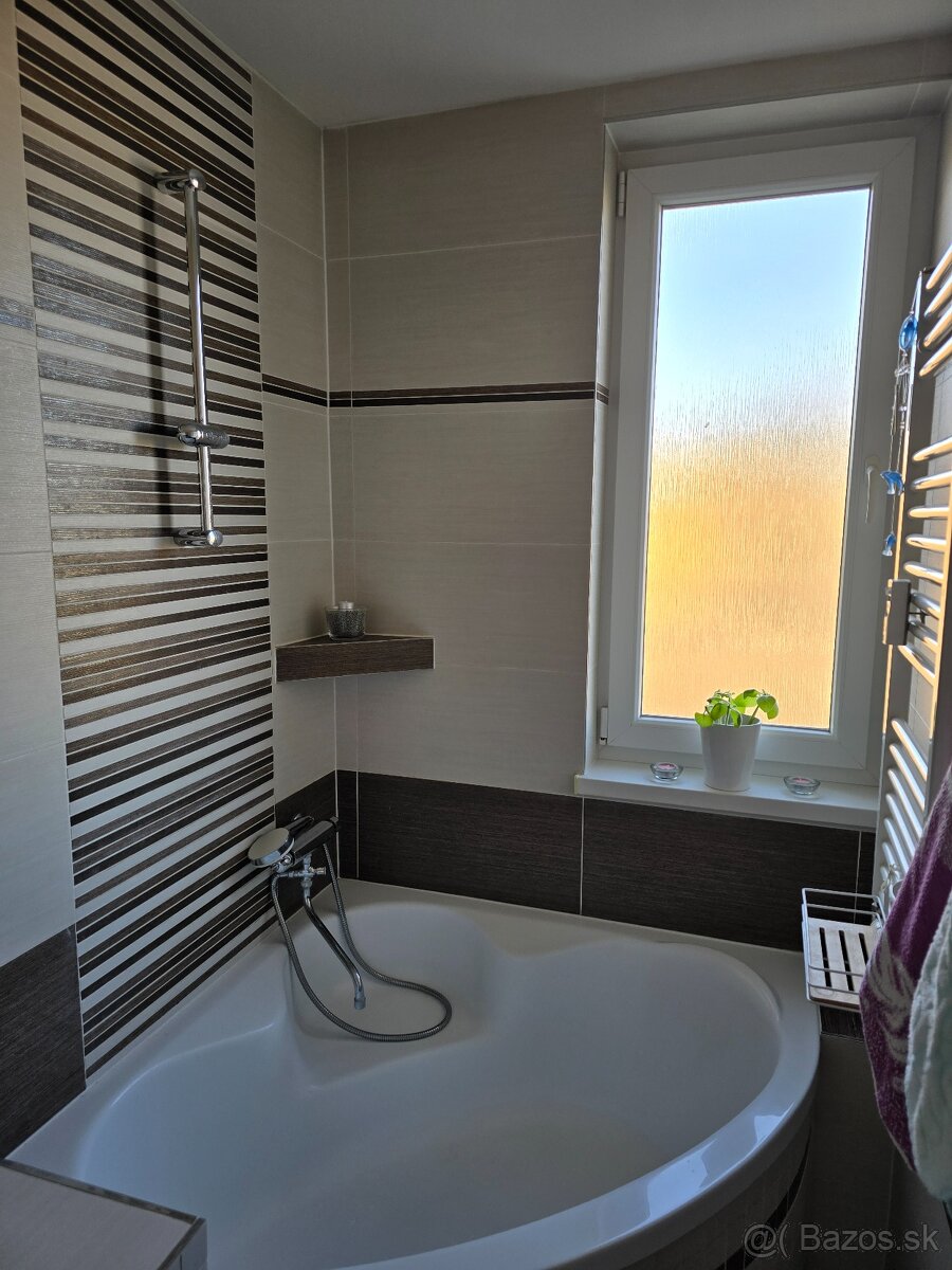Prenájom 3 izbový byt sídlisko Tarča - 9