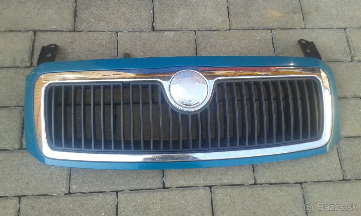 Červené diely Fabia 1,masky prednej kapoty - 9