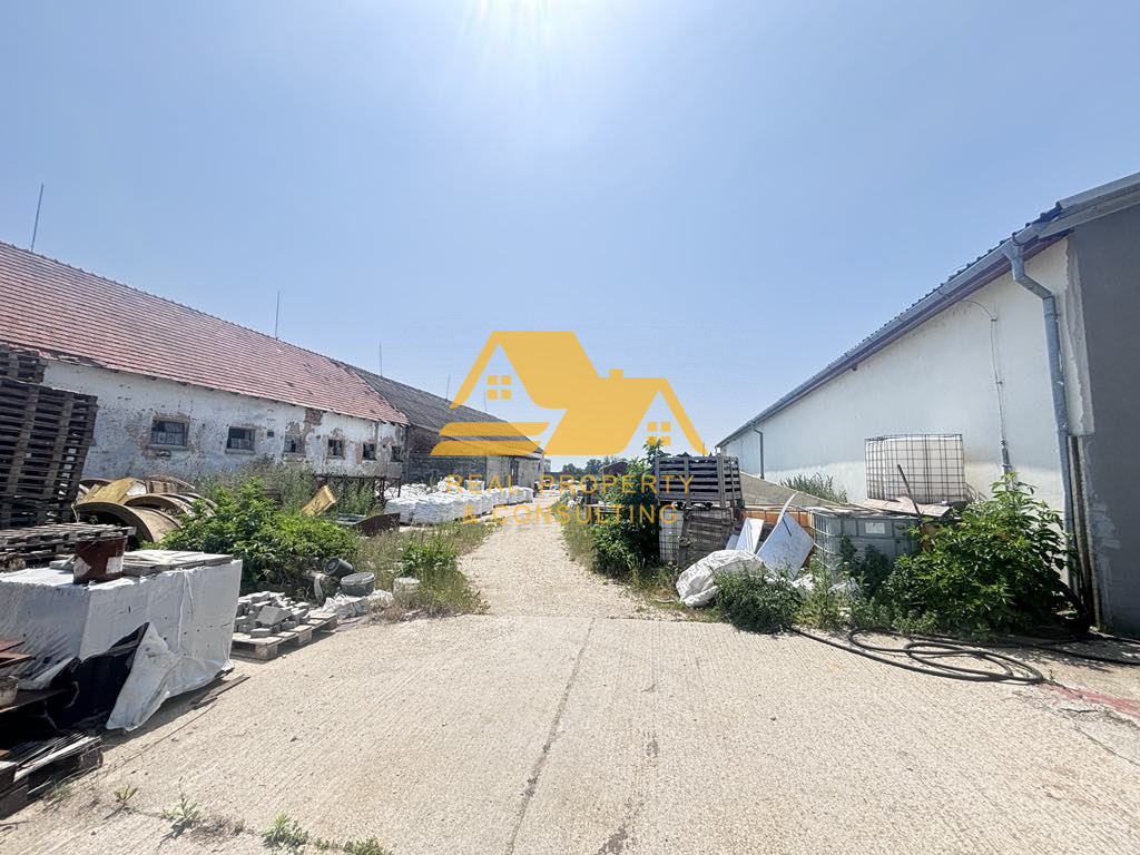 Predám priemyselný areál s 2 výrobnými halami v obci Zemné - 9