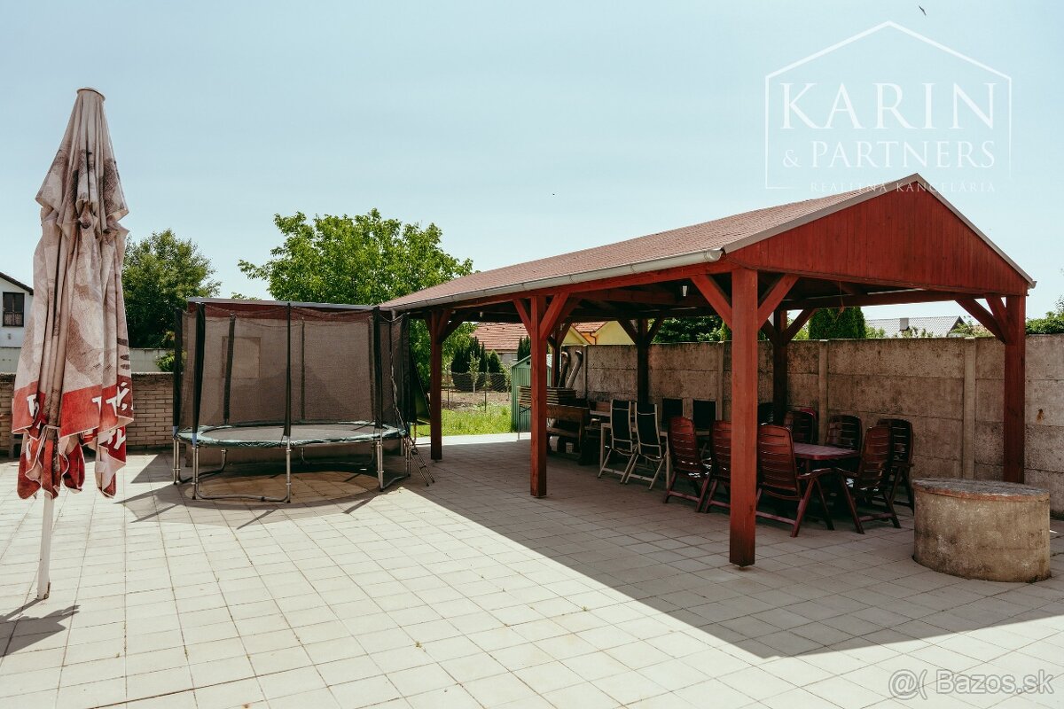 3i rodinný dom využívaný ako pohostinstvo v obci Brodské - 9