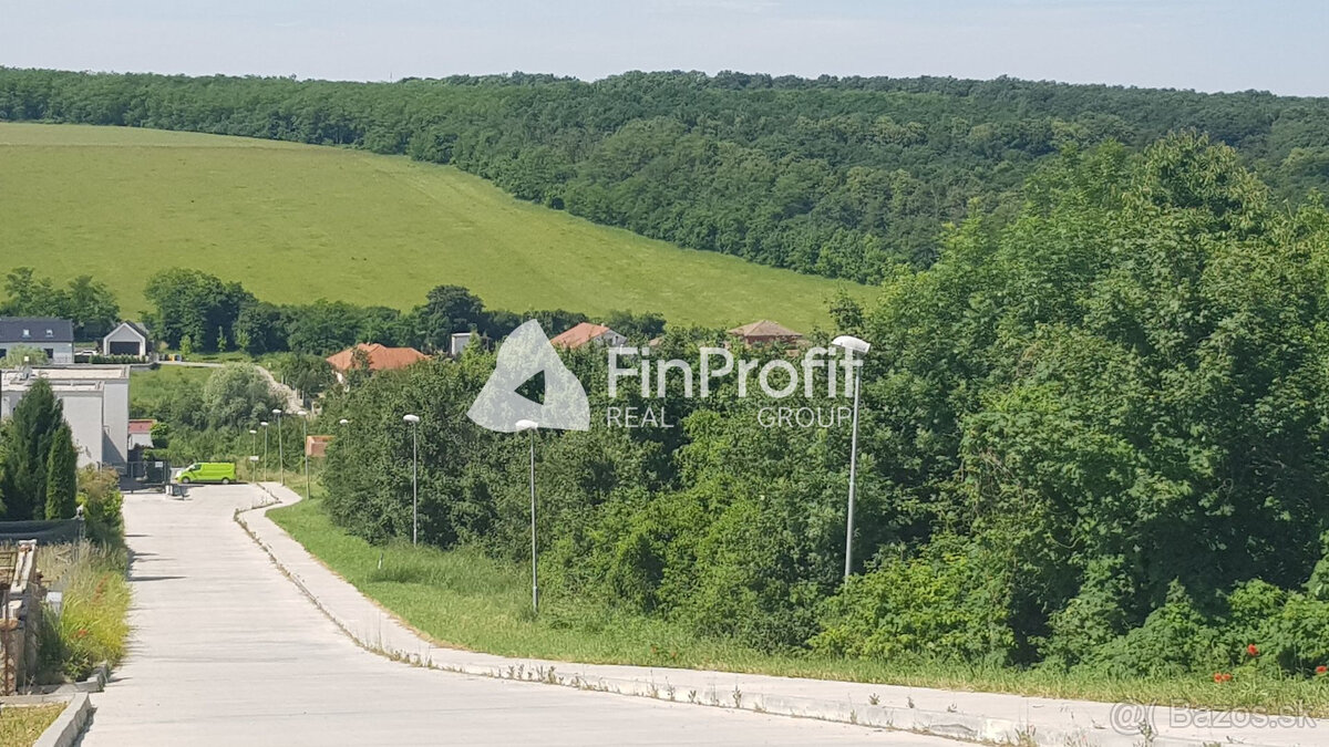 Predám stavebný pozemok Nitra - Šúdolská ulica. - 9