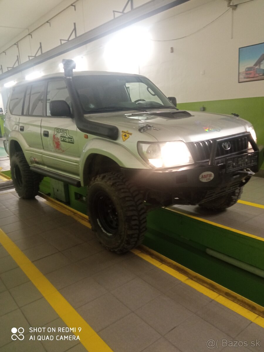 Toyota Landcruiser J90 - 9