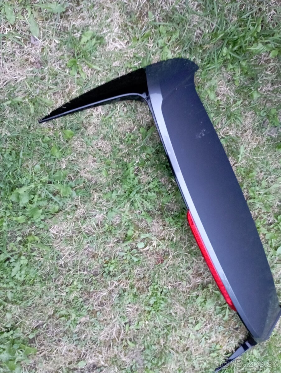 Zadny spojler Hyundai i30 combi, sklo, diely piatych dverí - 9