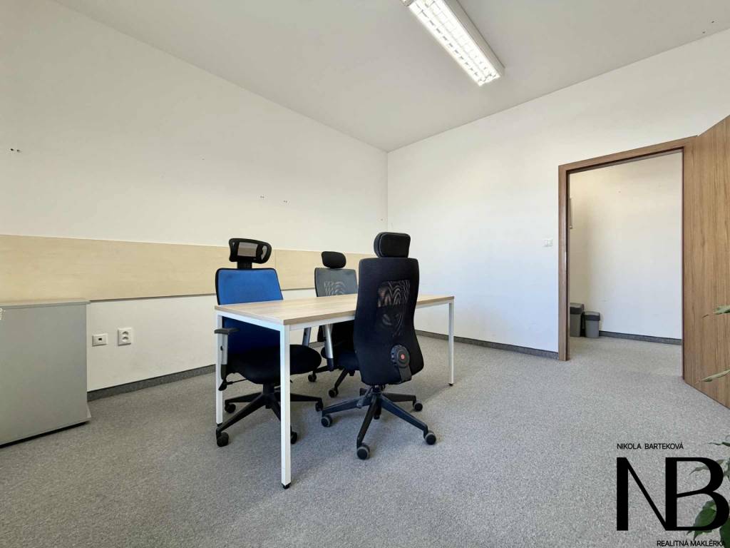 Na predaj kancelárske priestory v centre (70m2), TN - Stará - 9