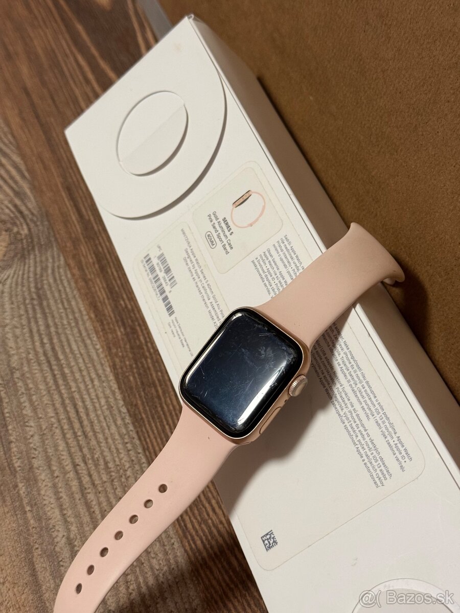 Apple Watch Series 5 40MM - 9