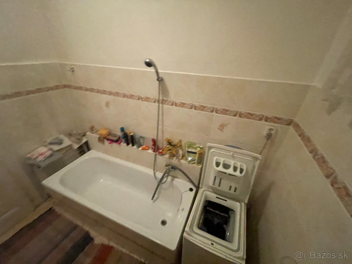 PREDAJ DOMU V CENTRE BB - 9
