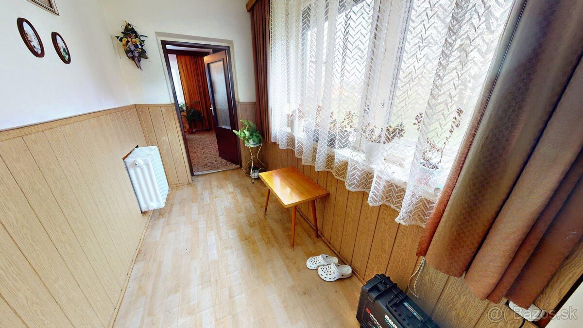 Na predaj rodinný dom v obci Dolný Lopašov s veľkým pozemkom - 9