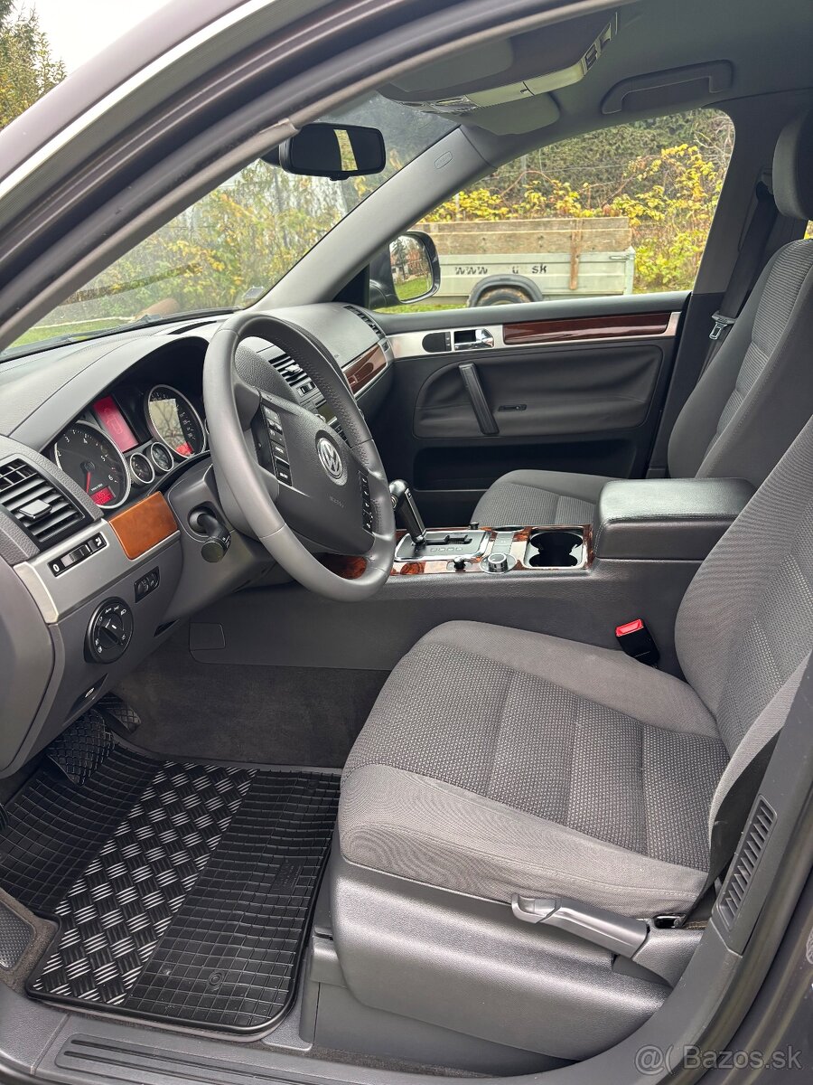 VW Touareg V6 3.0TDI - 9