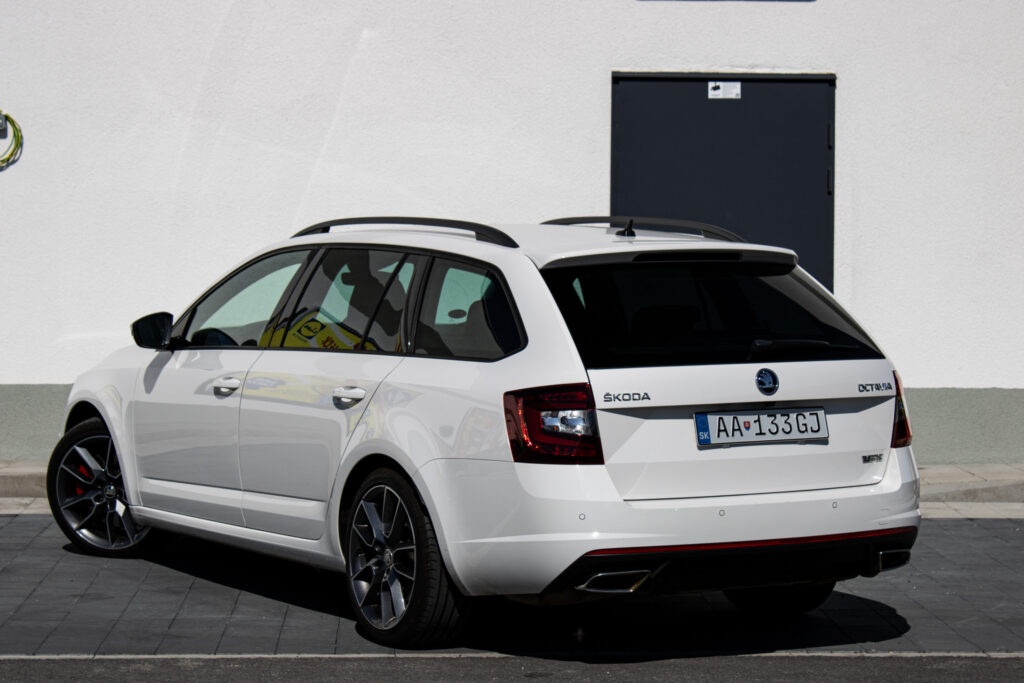 Škoda Octavia III RS 2.0 TSI 245 - 9