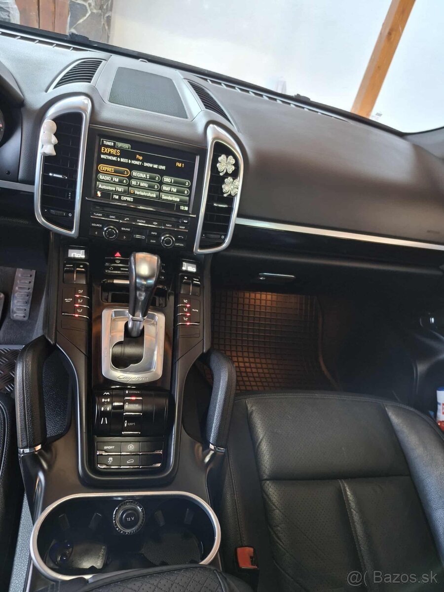 Predam porsche cayenne - 9