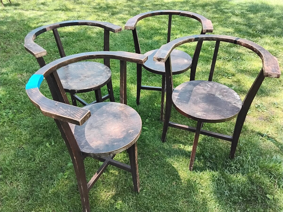 Staré stoličky, okrúhle stôl... - 9