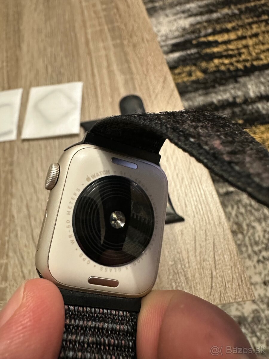 Apple Watch SE 2 40MM - 9