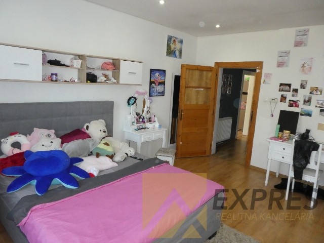 RK EXPRES - rodinný dom v Ráztočne, okres Prievidza. - 9