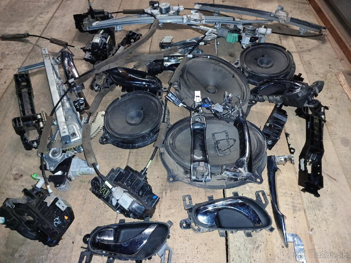 Dveře,zrcátko aj. díly Nissan Navara D23 Renault Alaskan - 9