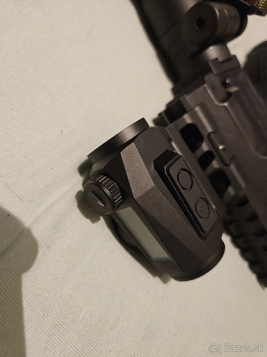 Predám CZ858 tactical - 9