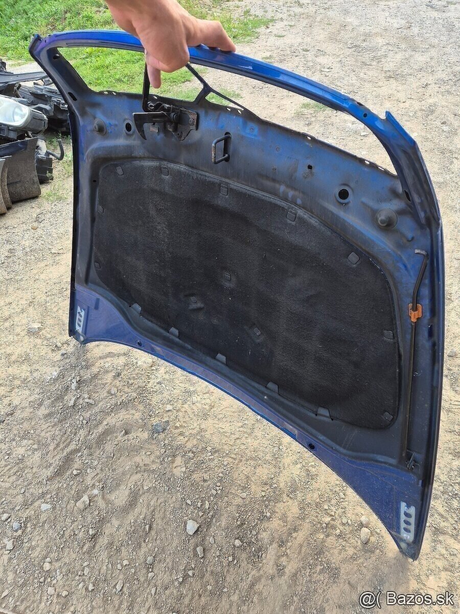 Predám prednú kapotu na Škoda Octavia II 2 - 9