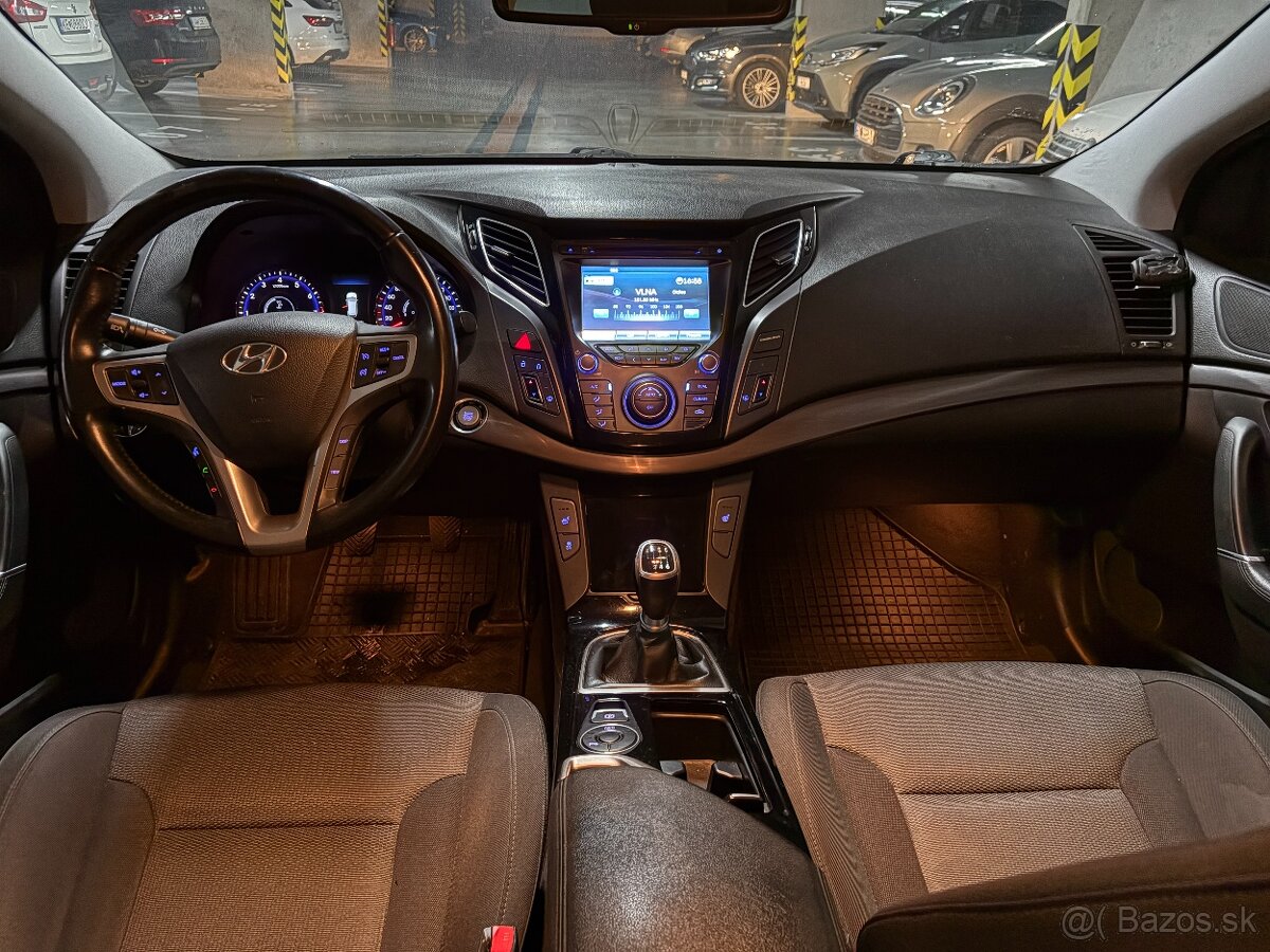 Hyundai i40 CW 1.6 GDi Premium SR - 9