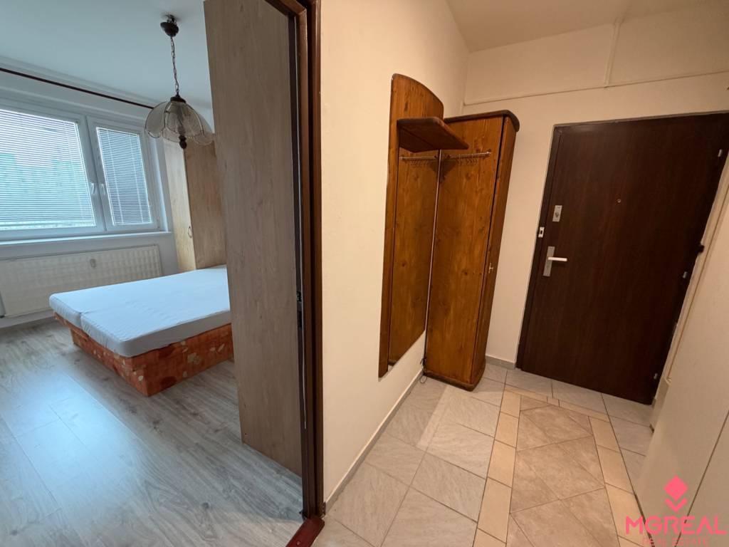 2 izbový byt s balkónom Topoľčany / PRENAJOM - 9