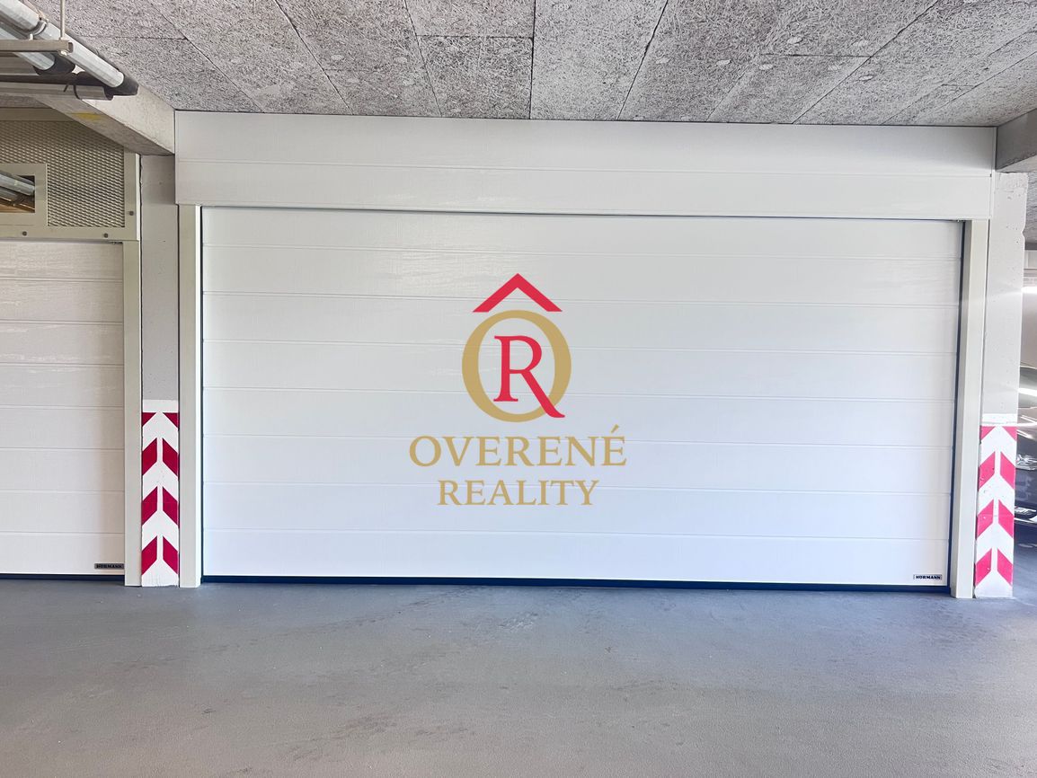 Exkluzívna dvojgaráž s vlastným vstupom a bránou HÖRMANN – j - 9