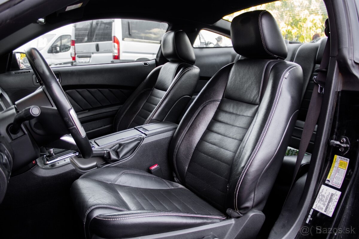 Ford Mustang 4.0L V6 - 9