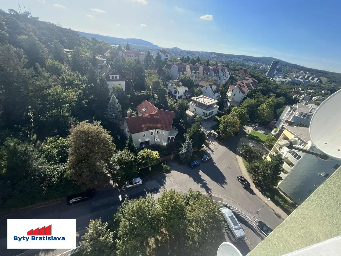 Prenajmem 2 izb.byt s terasou na Hradnom kopci BA. - 9