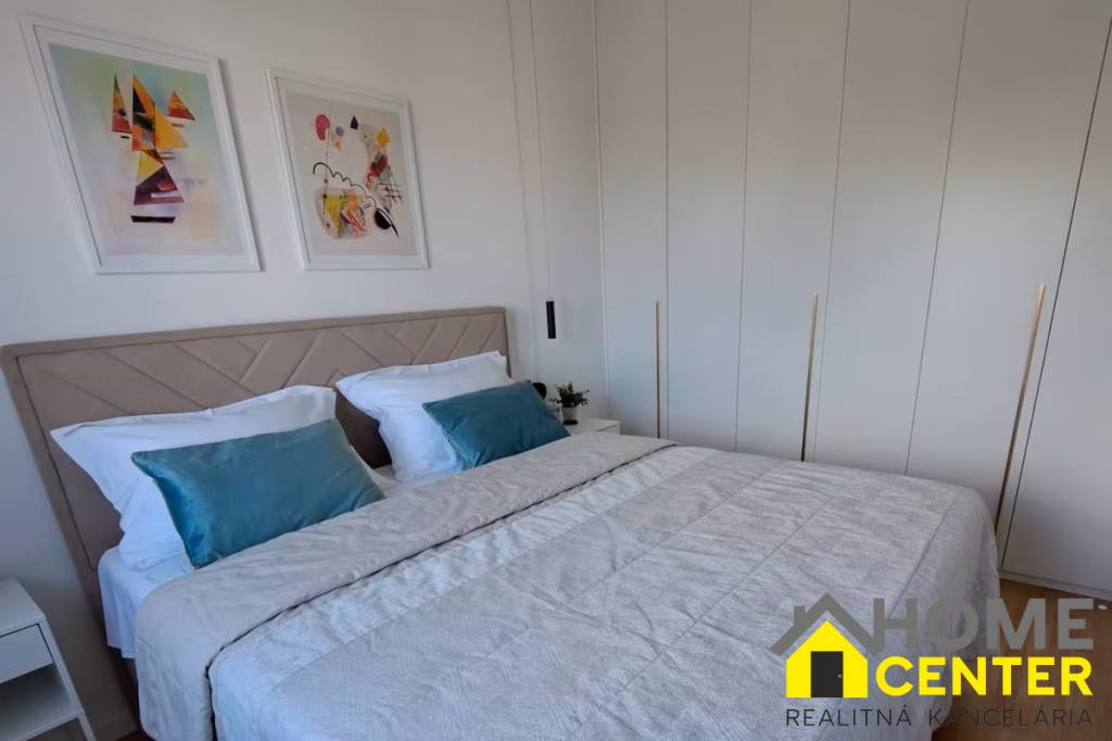 NA PREDAJ moderný luxusný apartmán /45 m² / Dalmátsko, TROGI - 9