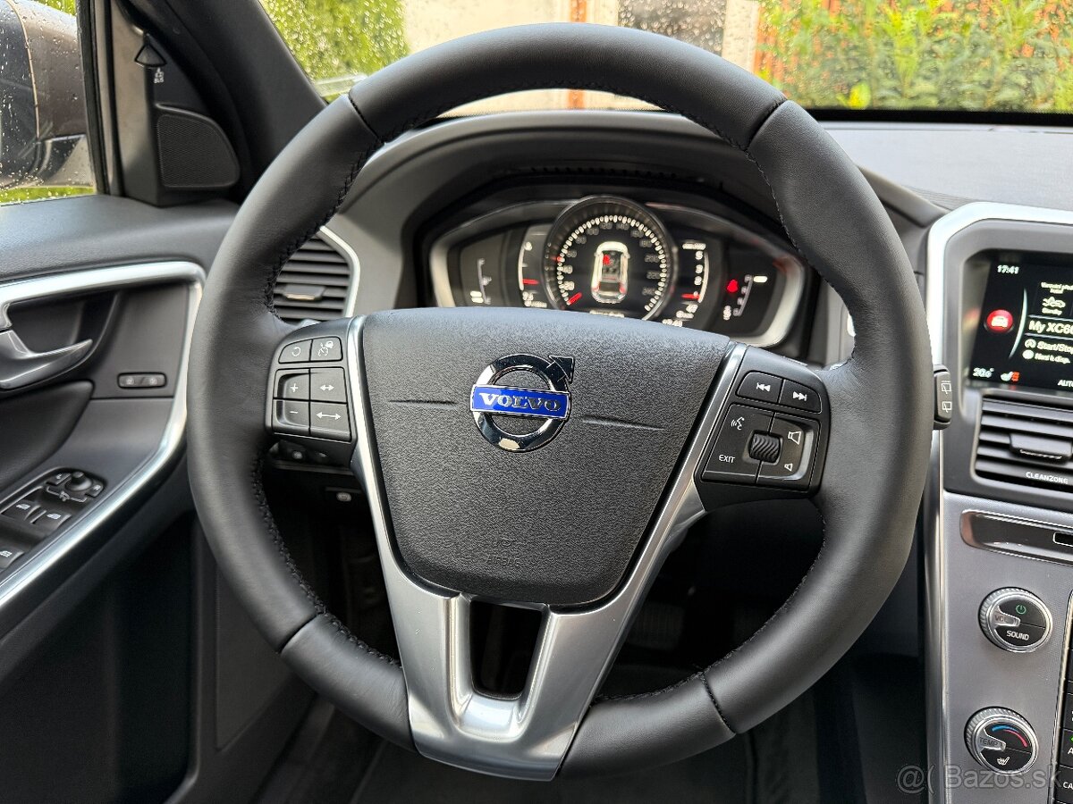 Volvo XC60 D5 2.4L Summum Geartronic AWD - 9