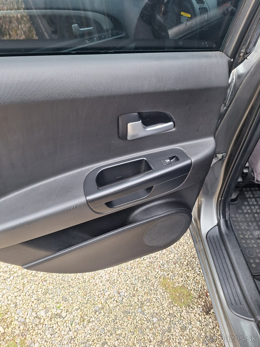 Kia ceed kombi 1.6 crdi M6 - 9