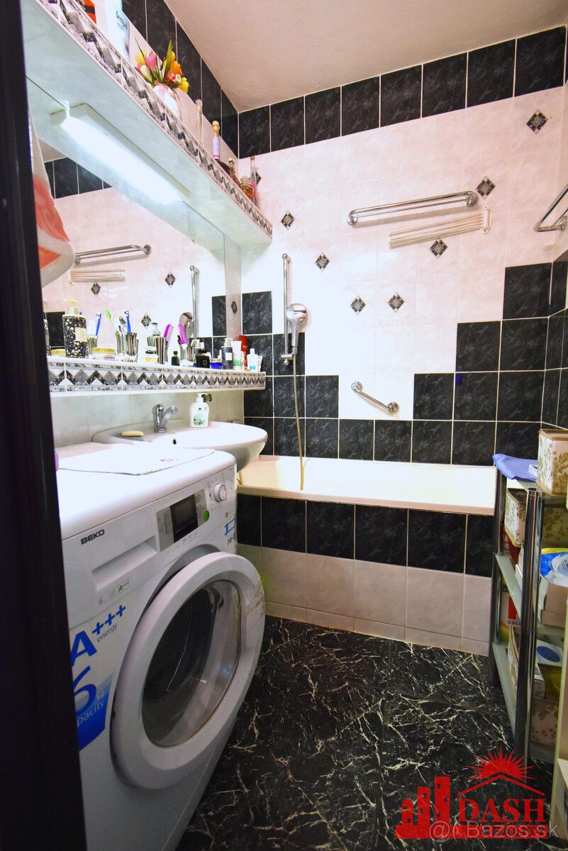 Na predaj 3 izbový byt s lodžiou, 77 m2, Trenčín ul. Halalov - 9