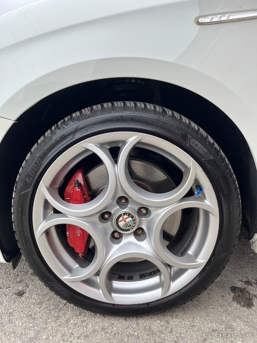 Alfa Romeo Giulietta 1.6 JTDm Šport = 196531km, 2011 = - 9