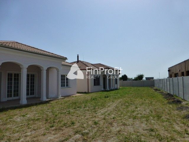 Nadštandardná novostavba 4i rodinného domu o výmere 220 m2. - 9