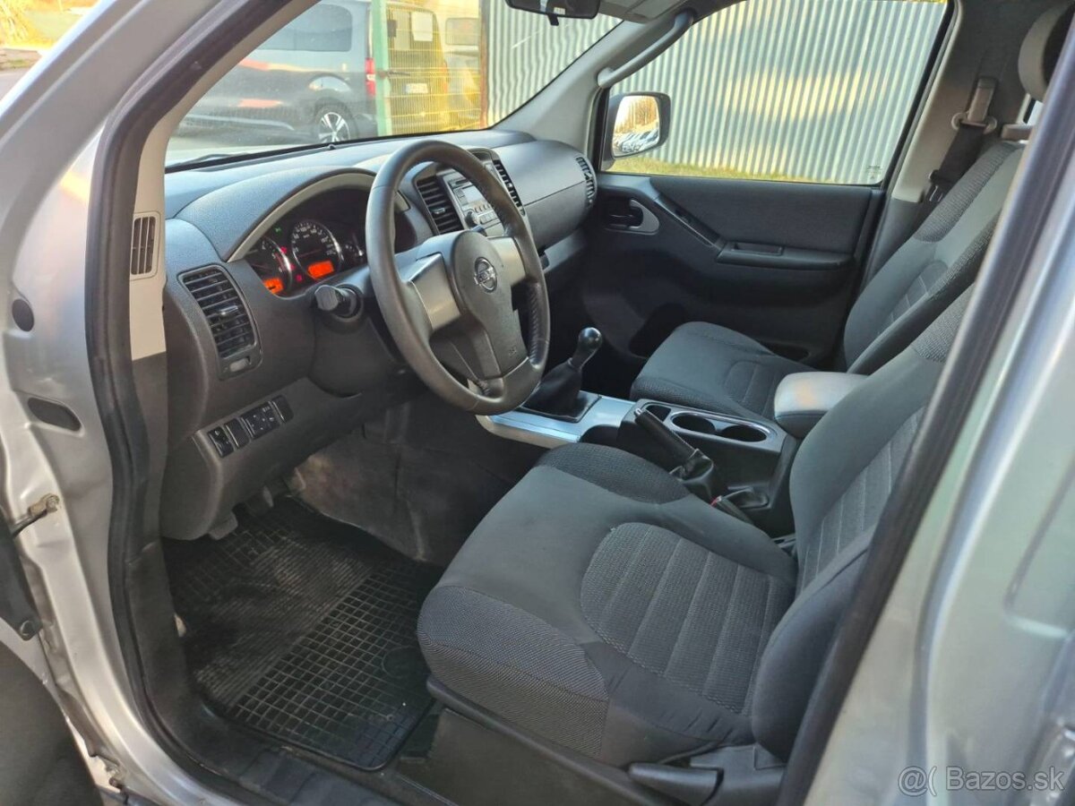 Nissan Pathfinder 2.5 dCi SE - 9