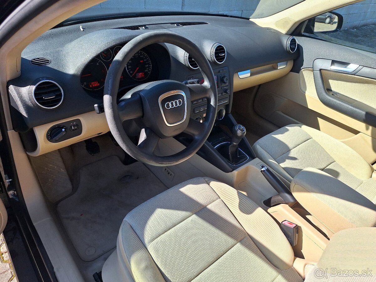 Audi A3 Sportback 2.0 TDI Attraction - 9