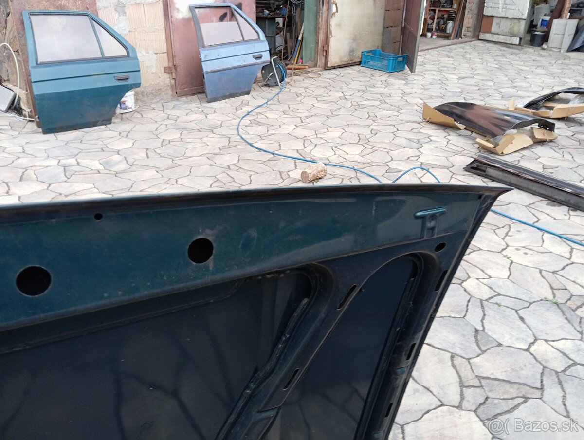 Škoda favorit kapota - 9