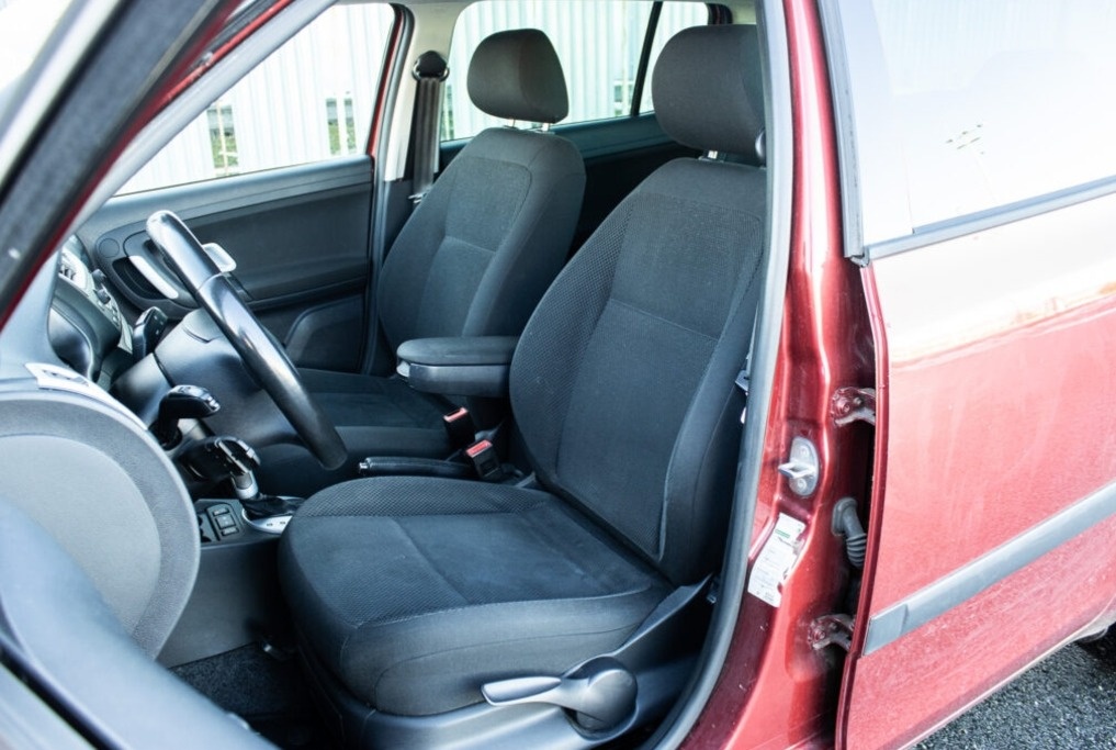 Škoda Fabia 1.6 Elegance, 77kW (2008) - 9