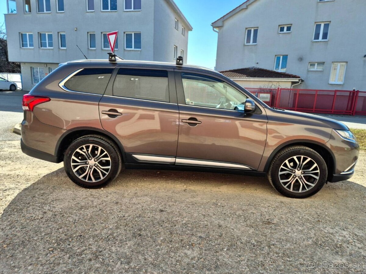 Mitsubishi Outlander 2.2D 4x4 2015 - 9