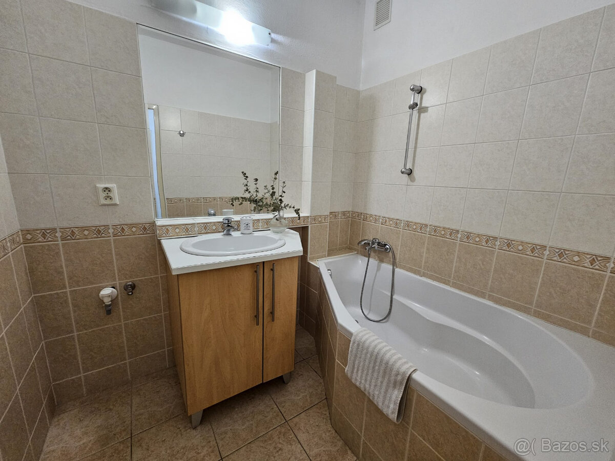 RESERVED - Prenájom bytu 2-izbový bez realitky - Astrova - 9