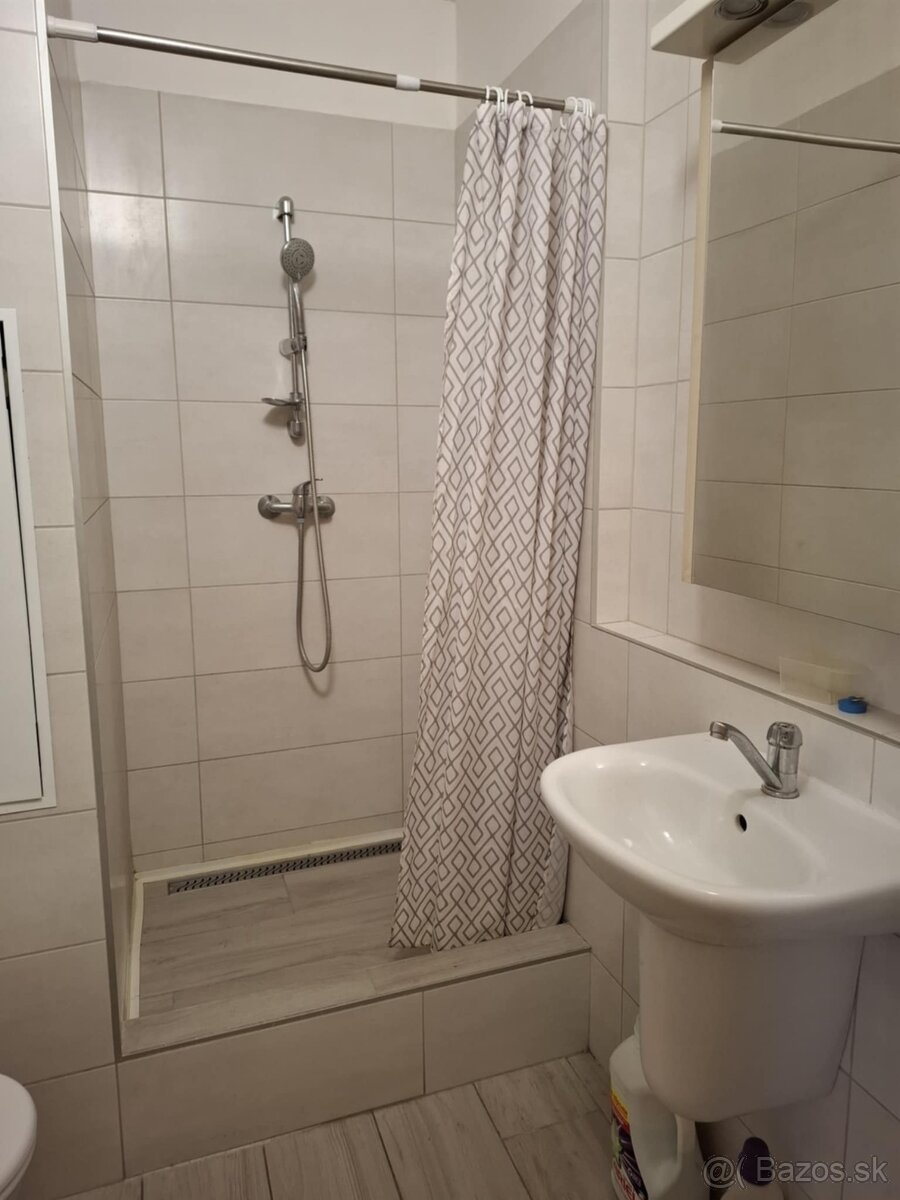 1.izb.byt pri Kaštieli v Holíči len u nás v ponuke - 9