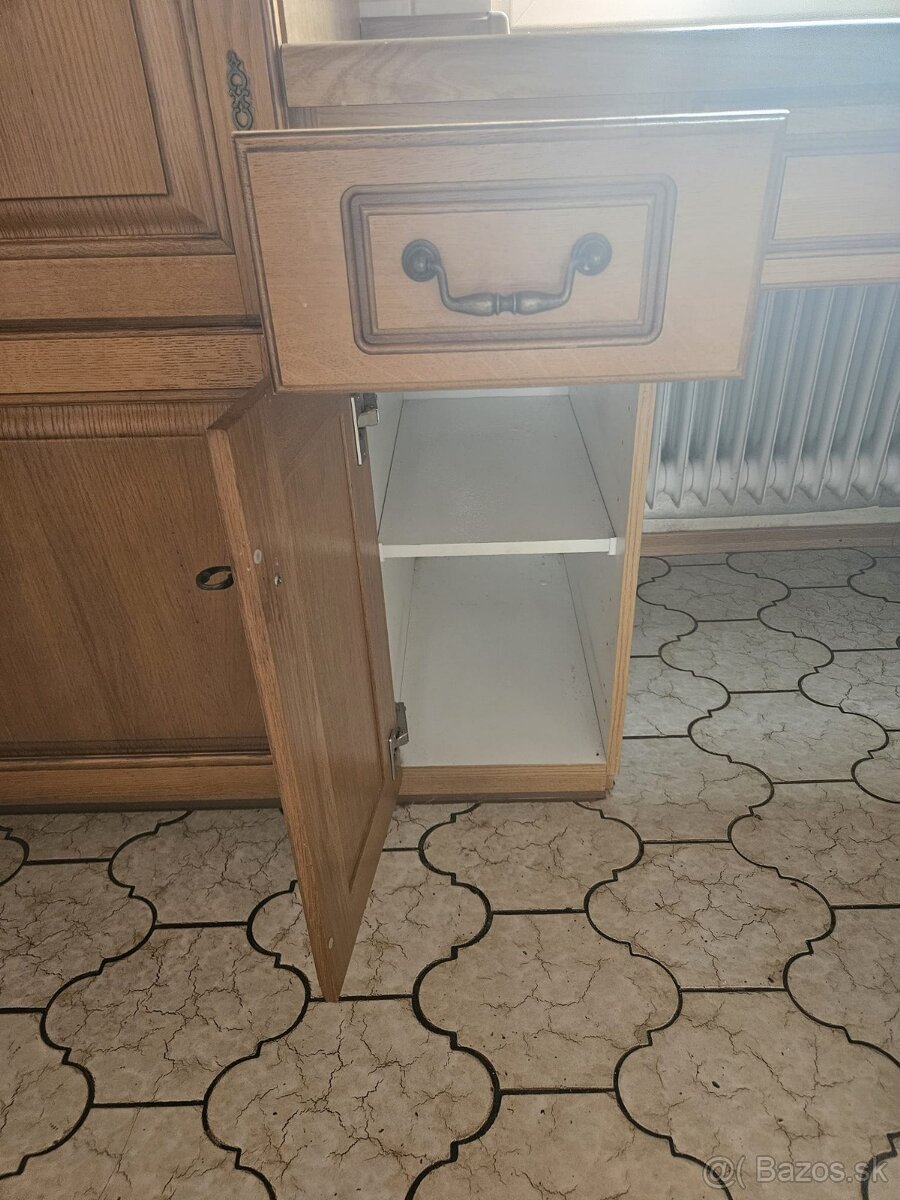 Masivní kuchyňská linka z Německa se spotřebiči - 9