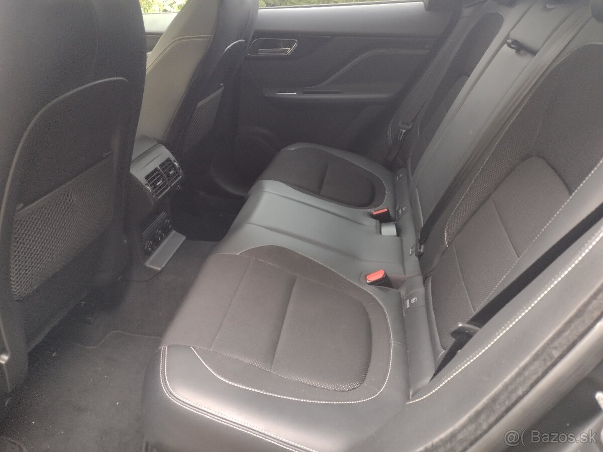 JAGUÁR F-PACE R ŠPORT 2.0 TDI 4 MOTION MOD ROK 2018 - 9