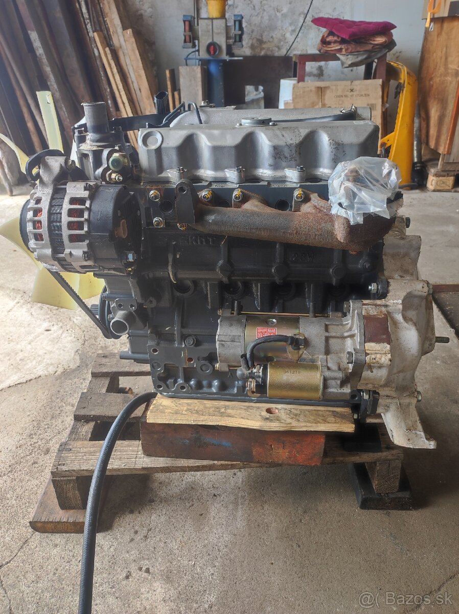Kubota 4valec motor - 9