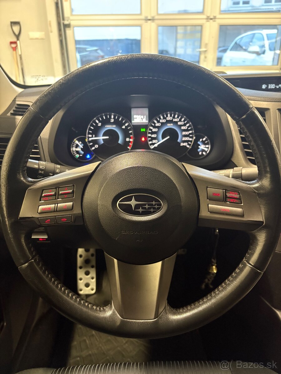 Subaru legacy Predám vymením - 9