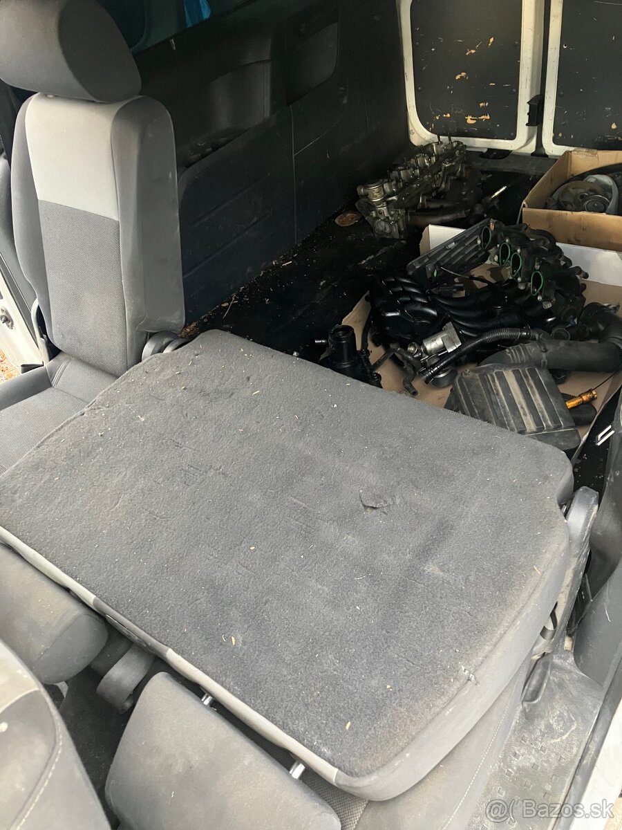 Rozpredam vw Caddy maxi 2013 1.6 bifuel CHGA - 9